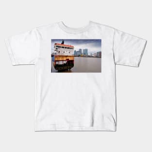 Canary Wharf London Docklands England UK Kids T-Shirt